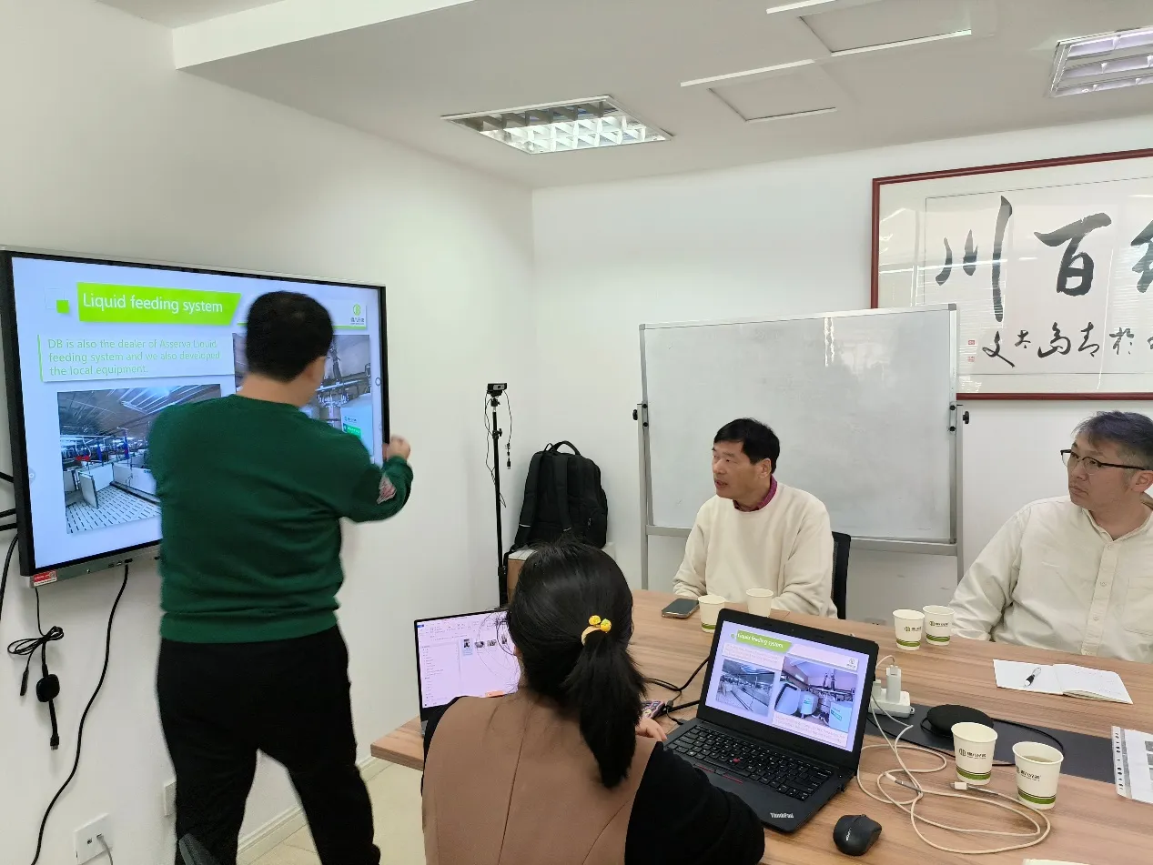 A customer team
